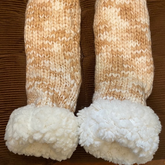 Slippers - Picture 2 of 2
